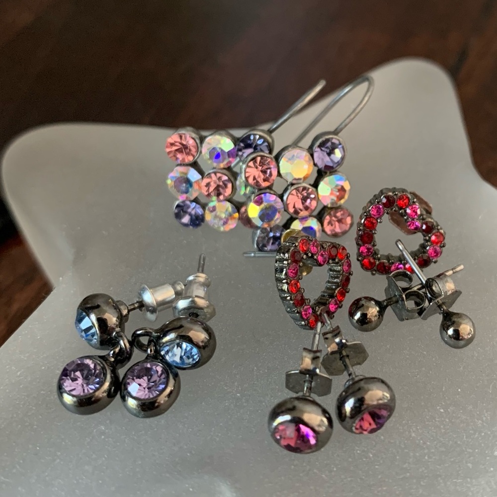 Bundle of 5 pairs of costume jewelry earrings